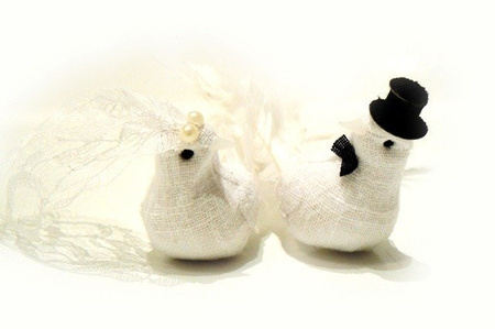 Gołąbek ślubna para na druciku BIAŁY PŁÓTNO 4,5 cm Luk