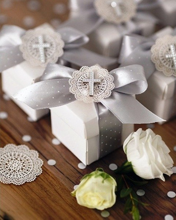 Zawieszka krzyż SREBRNY KOMUNIA 2,7 cm 25 szt. PartyDeco